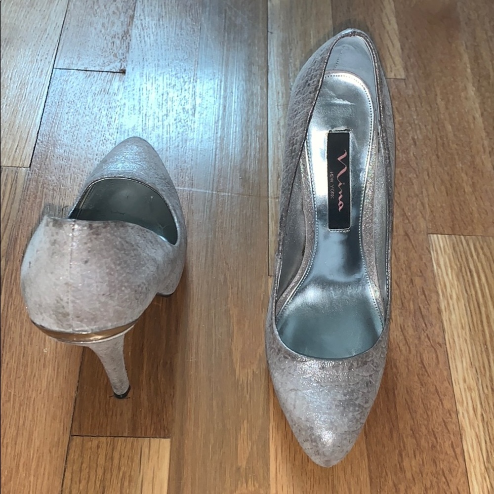 Nina textured silver heels, size 6M